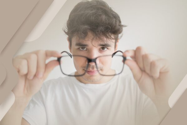 Como saber a hora certa para trocar os óculos de grau?