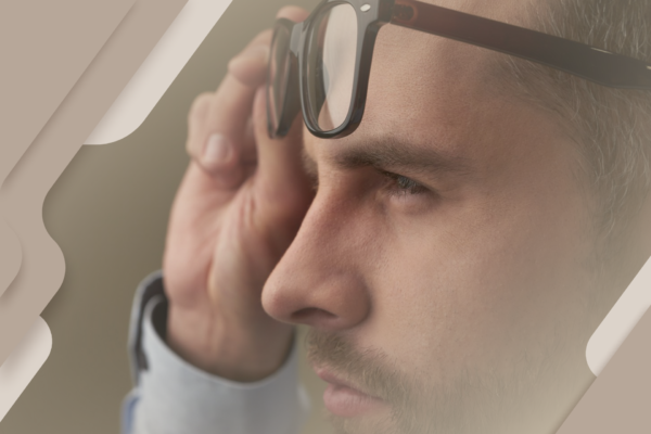 Apertar os olhos: hábito inofensivo ou alerta para problemas de visão?